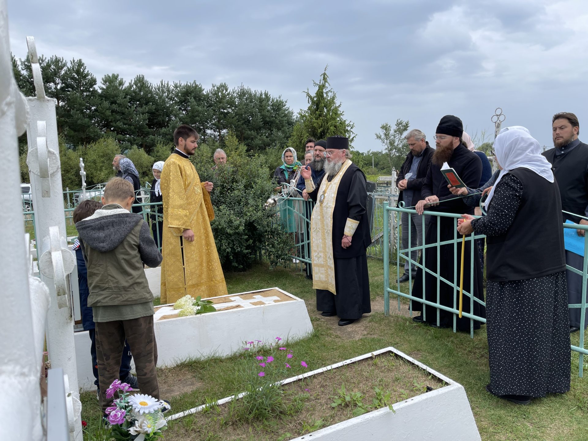 ПАНИХИДА НА МОГИЛЕ СХИАРХИМАНДРИТА МАКАРИЯ (БОЛОТОВА) | 20.08.2022 |  Новости Козельска - БезФормата