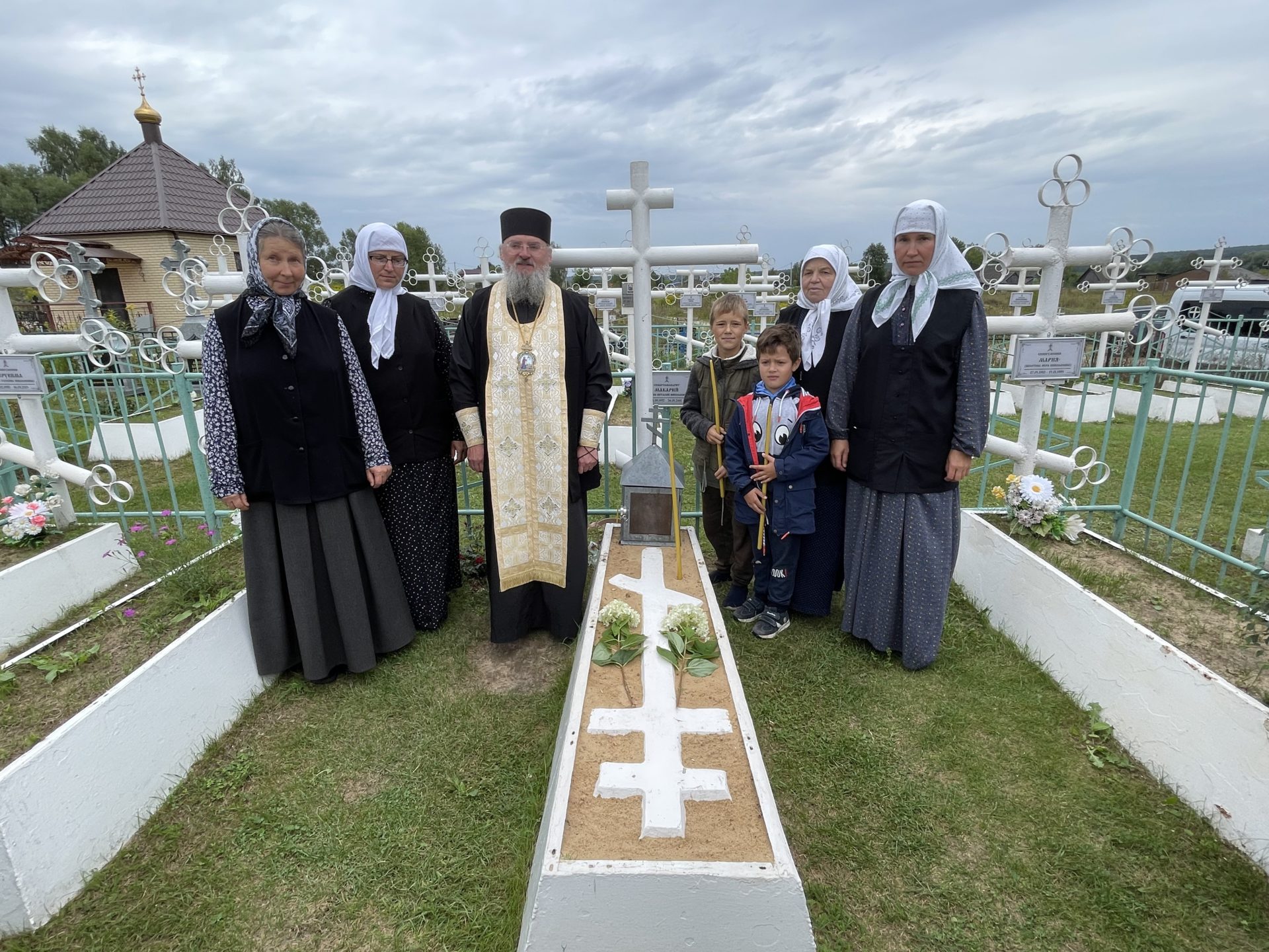 ПАНИХИДА НА МОГИЛЕ СХИАРХИМАНДРИТА МАКАРИЯ (БОЛОТОВА) | 20.08.2022 |  Новости Козельска - БезФормата