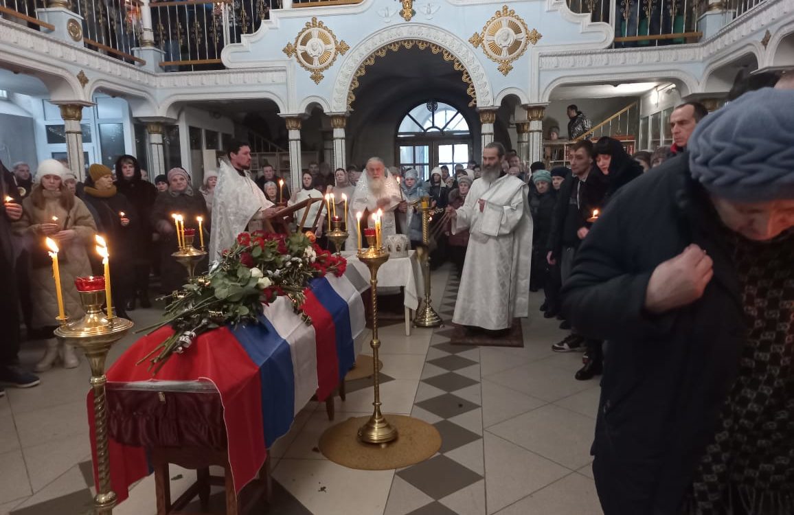 В Казанском соборе города Людиново прошло отпевание воина, погибшего в ходе  спецоперации на Украине — Козельская епархия