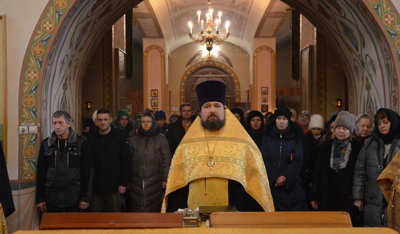 ВСТРЕЧА ДУХОВЕНСТВА КОЗЕЛЬСКОГО И СУХИНИЧСКОГО БЛАГОЧИНИЙ С СЕМЬЯМИ  ВОЕННОСЛУЖАЩИХ УЧАСТНИКОВ СВО — Козельская епархия